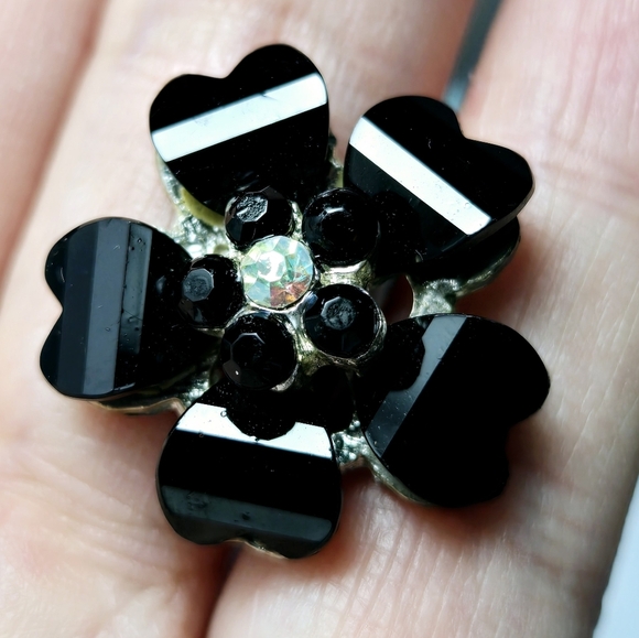 Vintage Black Floral Ring and Earrings Set - Picture 10 of 17